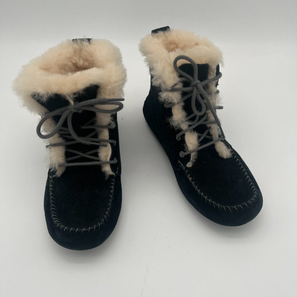 Ugg Chickaree black suede sheepskin bootie tie up plush mocassin Women's size 6